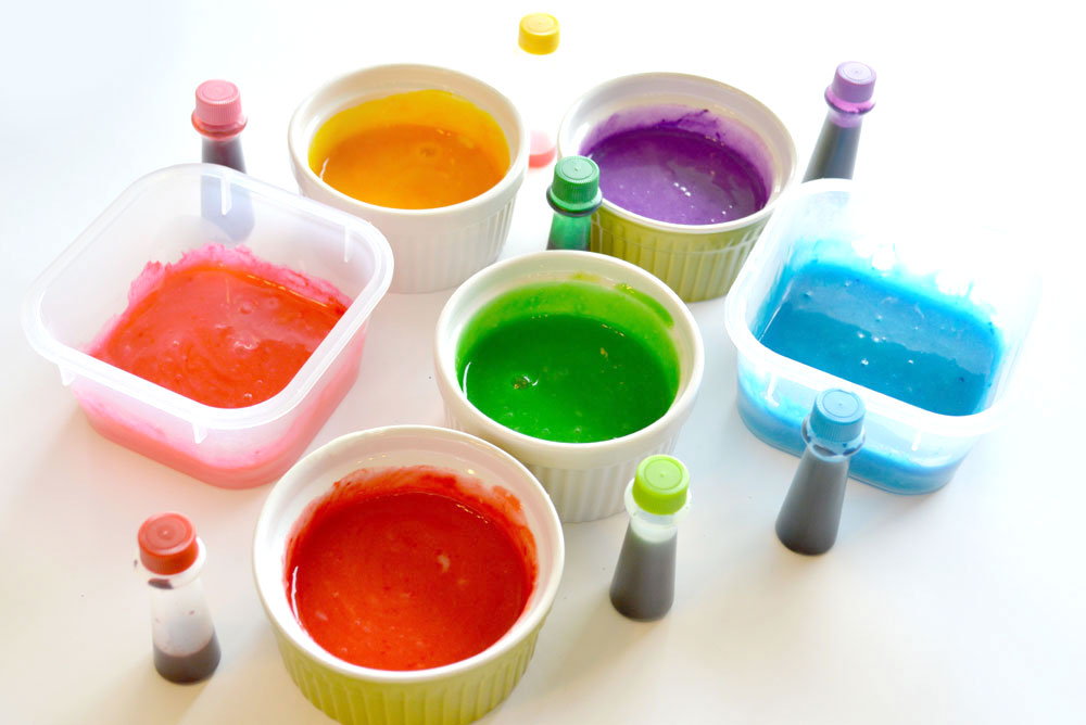 make your own sensory paint for kids with cornstarch