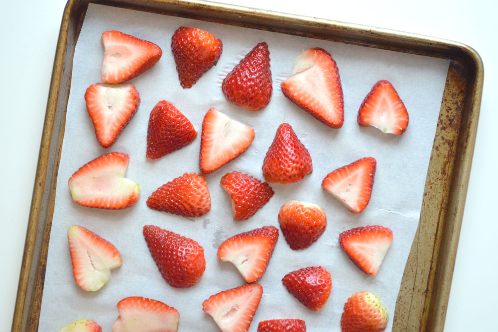 Healthy homemade strawberry fruit snacks