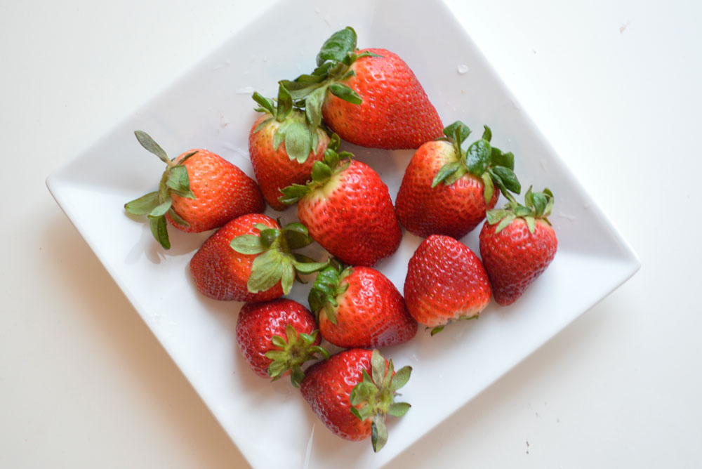 Healthy and Homemade Strawberry Fruit Snacks