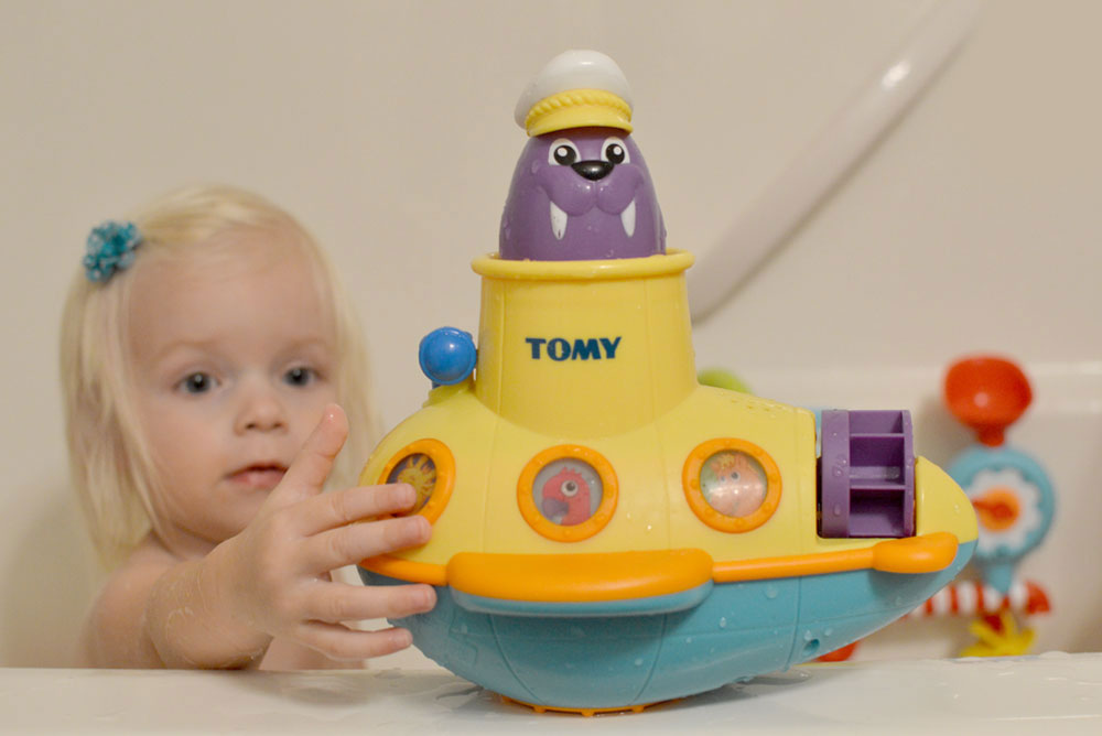 TOMY interactive kids bath toys - Mommy Scene