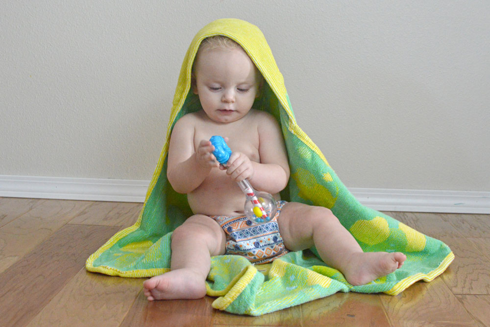 Soft Organic Breganwood hooded towel for babies - Mommy Scene