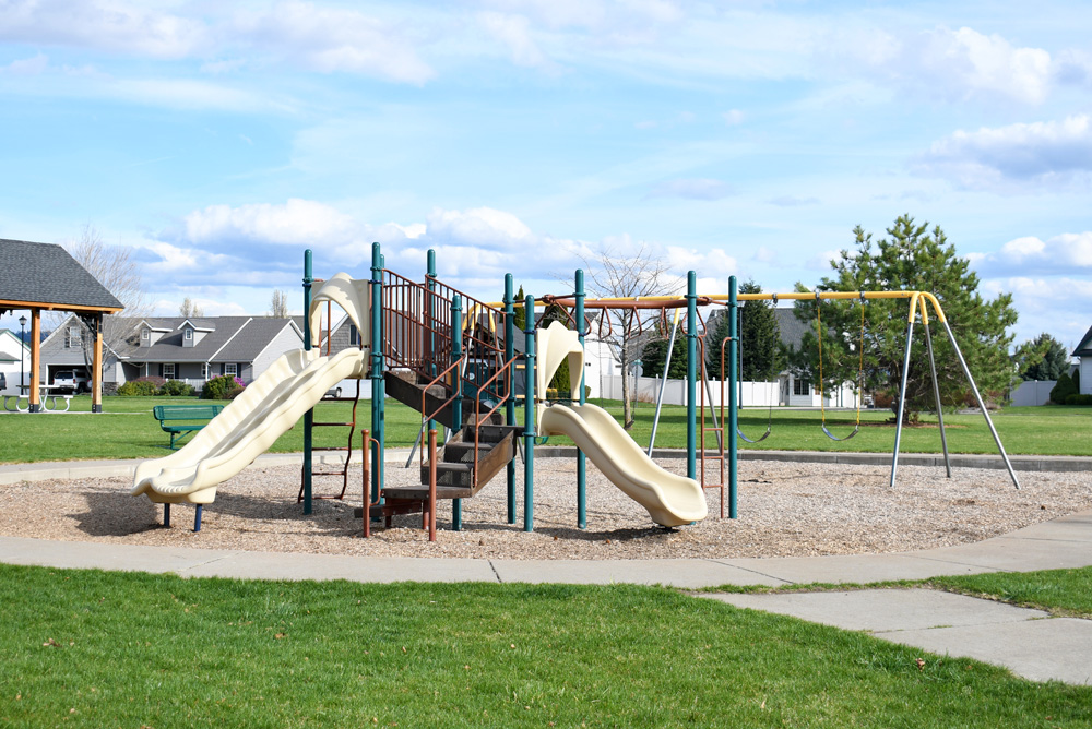 Broadmoore park and neighborhood playground in Hayden Idaho