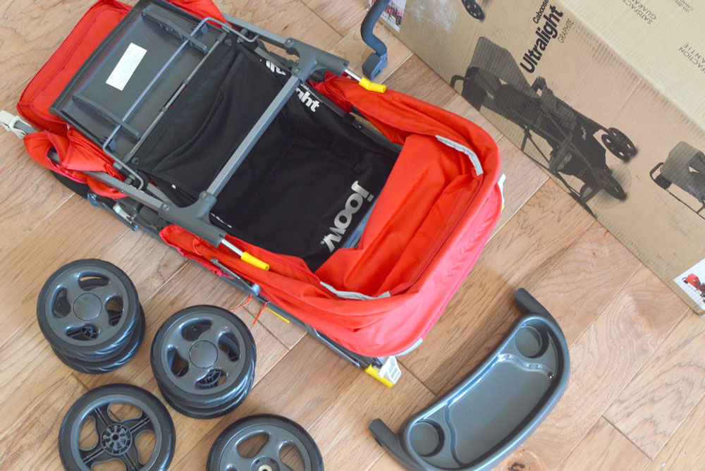 Joovy ultralight stroller is easy to assemble
