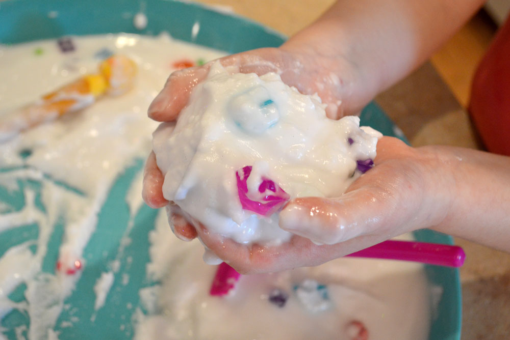 DIY glitter goo sensory kid's craft - Mommy Scene