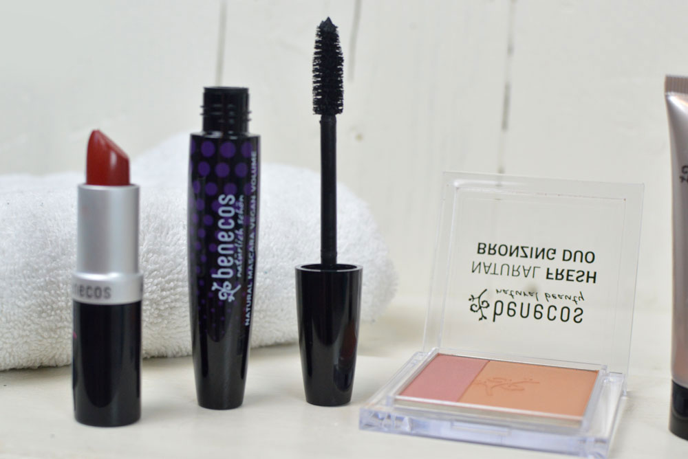 Mommy Fashion Basics and Benecos makeup with natural ingredients - Mommy Scene