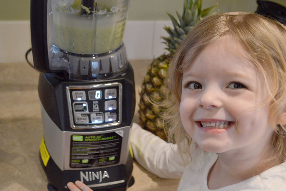 Nutri Ninja Auto-iQ Compact System is powerful and easy to use - Mommy Scene review