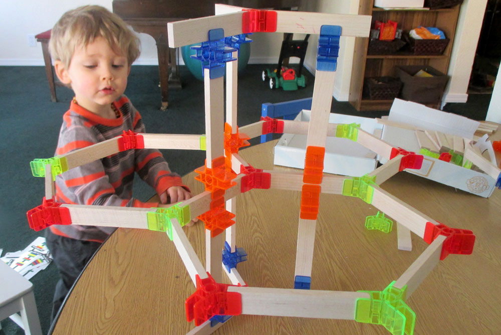 Build cool structures with Brackitz Building Play Set for kids - Mommy Scene