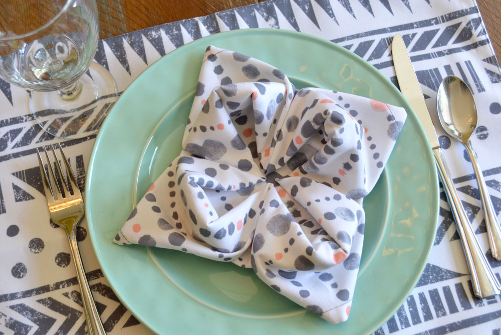 Cloth napkin flowers and handmade napkins from Wolf and Irving - Mommy Scene