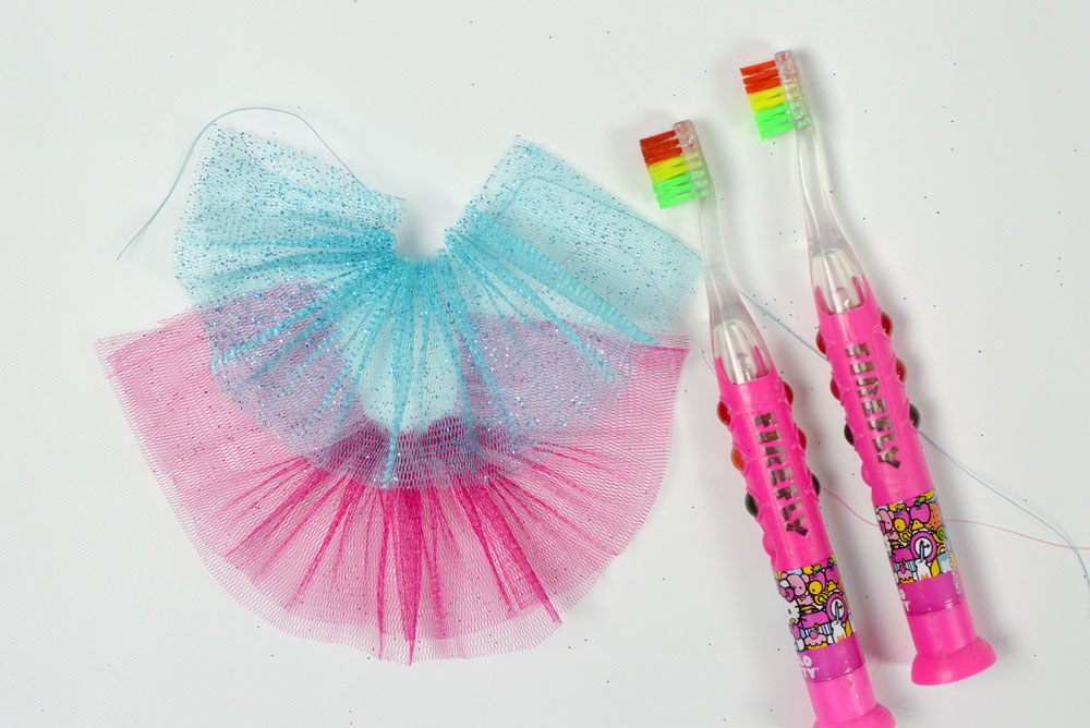 Decorate kids' toothbrushes with tulle skirts - Mommy Scene