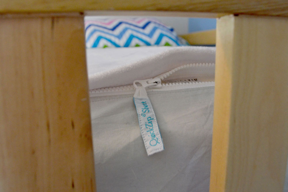 Top bunk easy Quick-Zip Sheets for kids - Mommy Scene