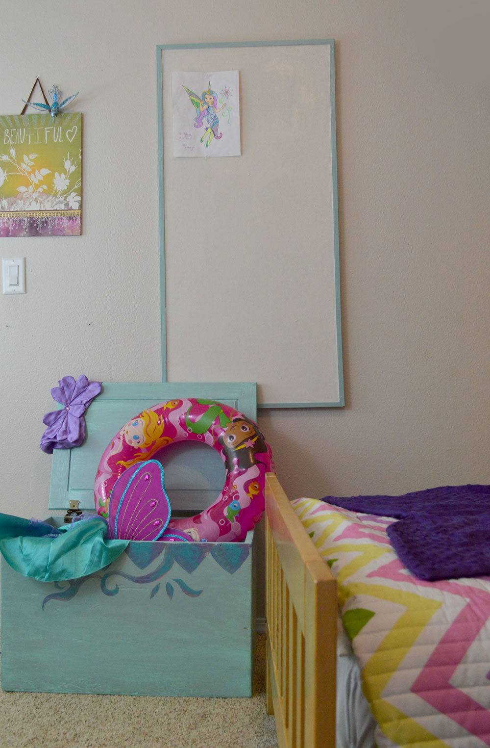 Kids Mermaid themed bedroom and DIY cork board - Mommy Scene