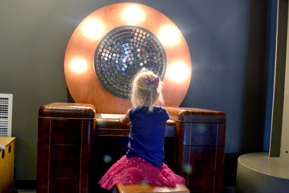 10 San Francisco family activities - Exploratorium mirror exhibit