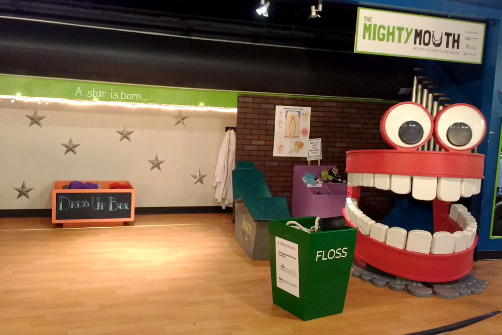Spokane Children's Museum Mobius dress up stage and dentist corner - Mommy Scene