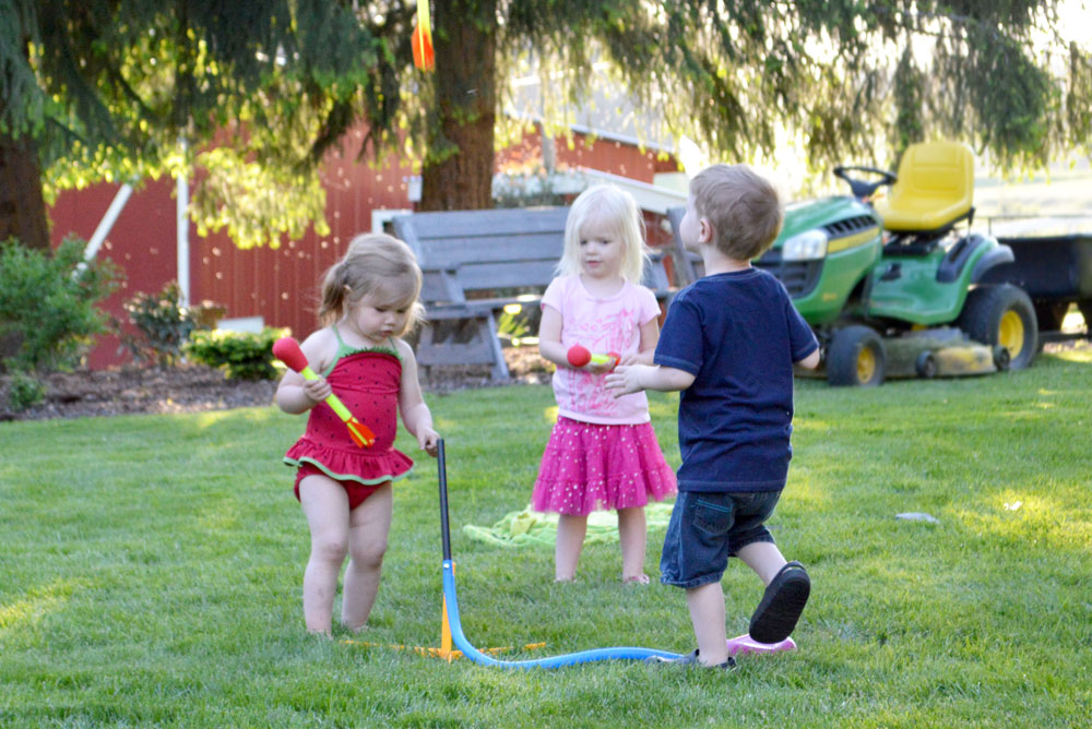 Stomp Rocket kids' backyard play activities