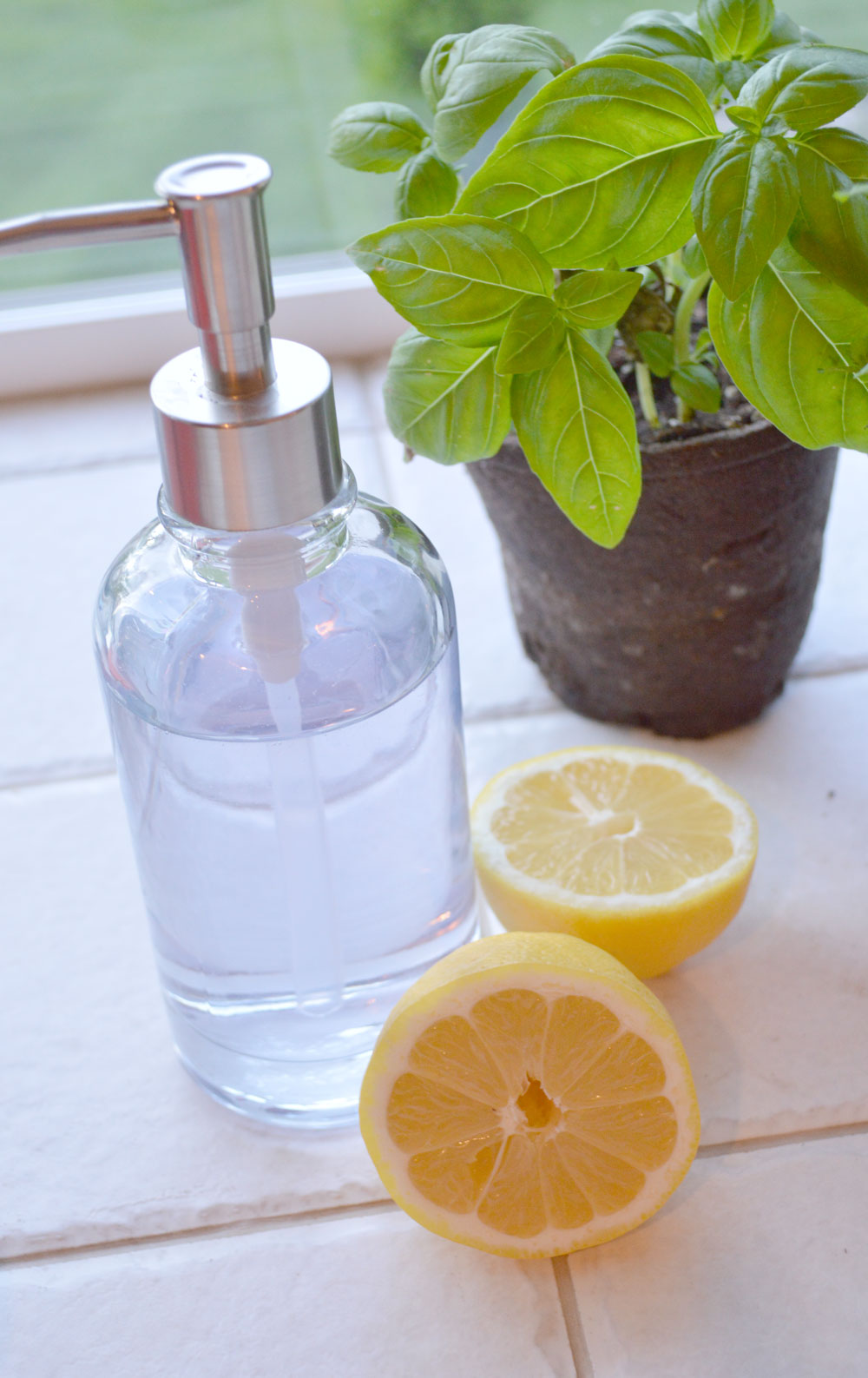 Cleaning with lemon - tips to degrease your sink and stove - Mommy Scene