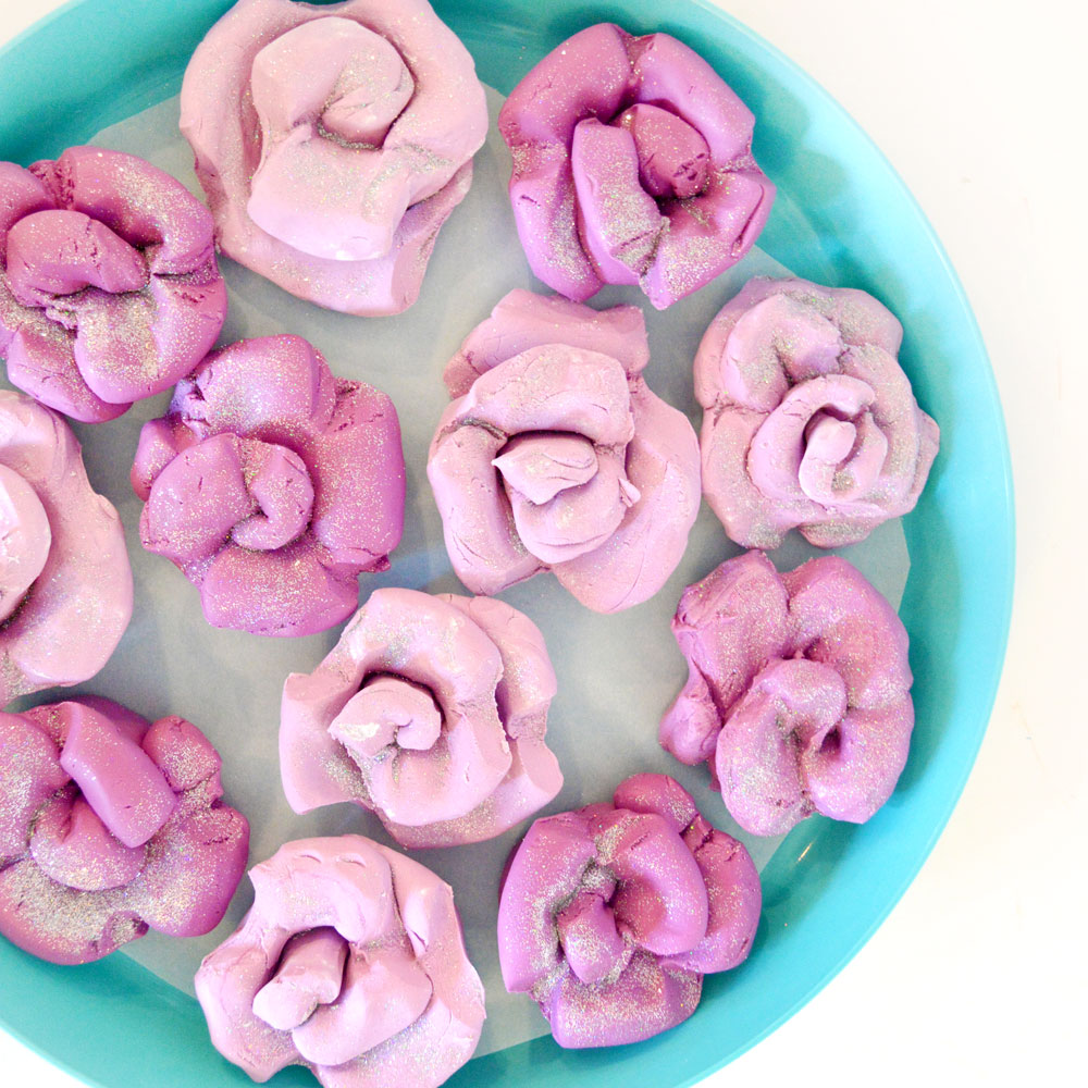 DIY Cloud Dough with Cornstarch & Conditioner