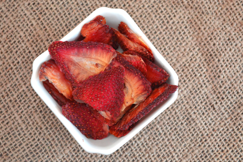 How to make healthy dried strawberry homemade fruit snacks