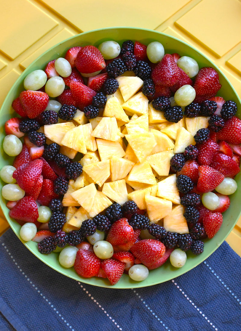 How to Make a Shaped Fruit Platter for Any Party