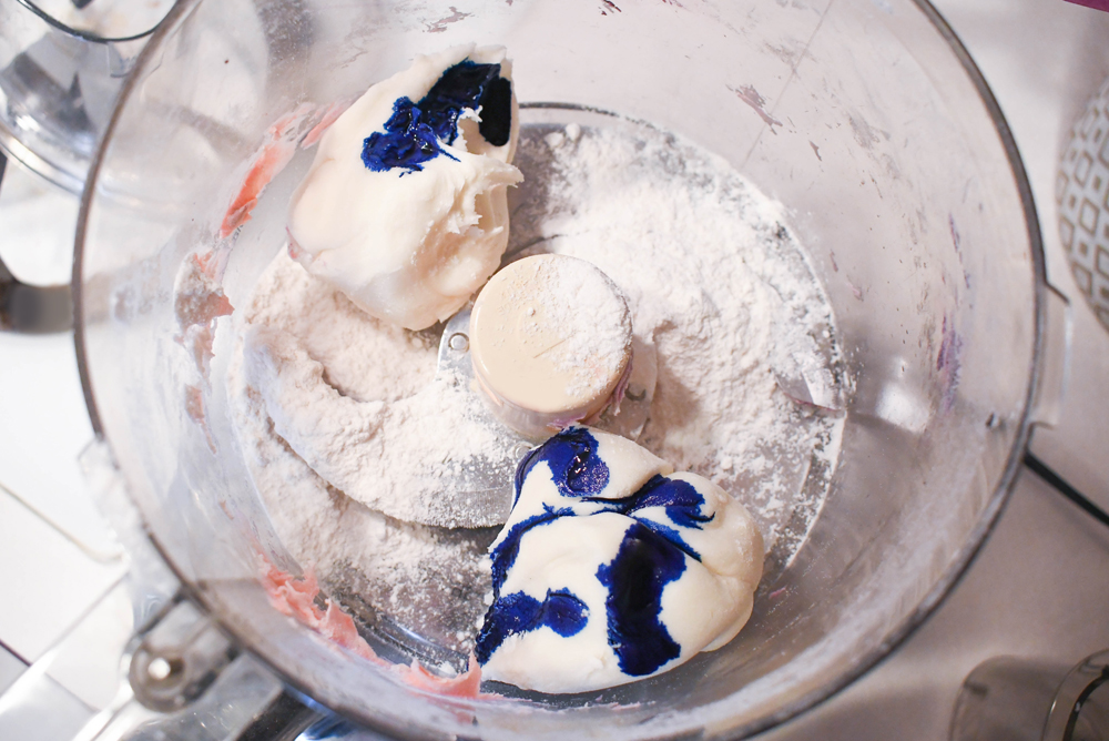 Colorful and edible marshmallow play dough DIY