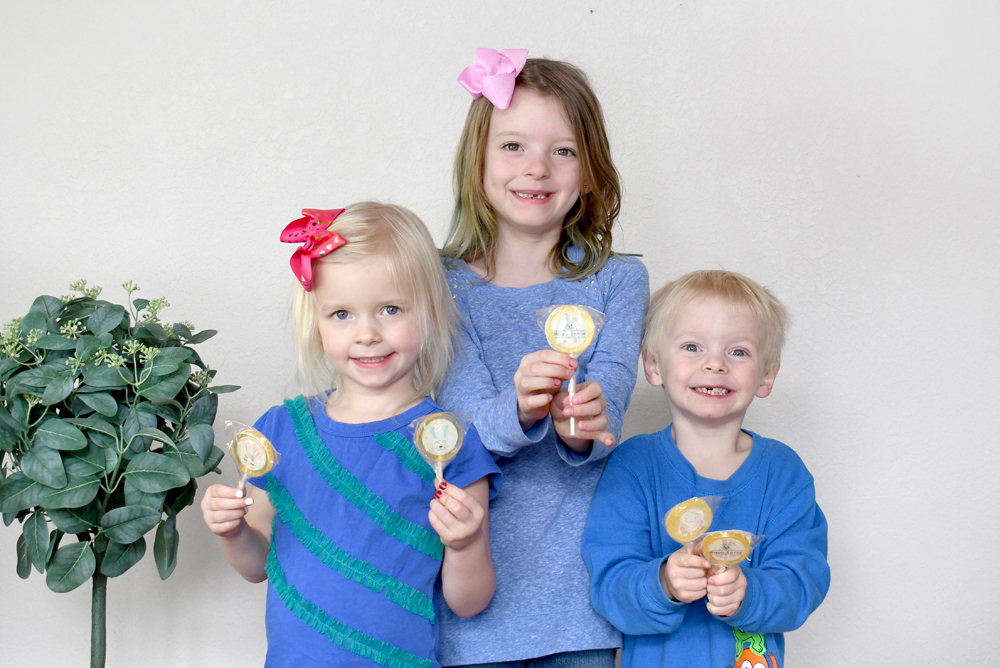 Fiddlestix custom lollipops kids Easter treats