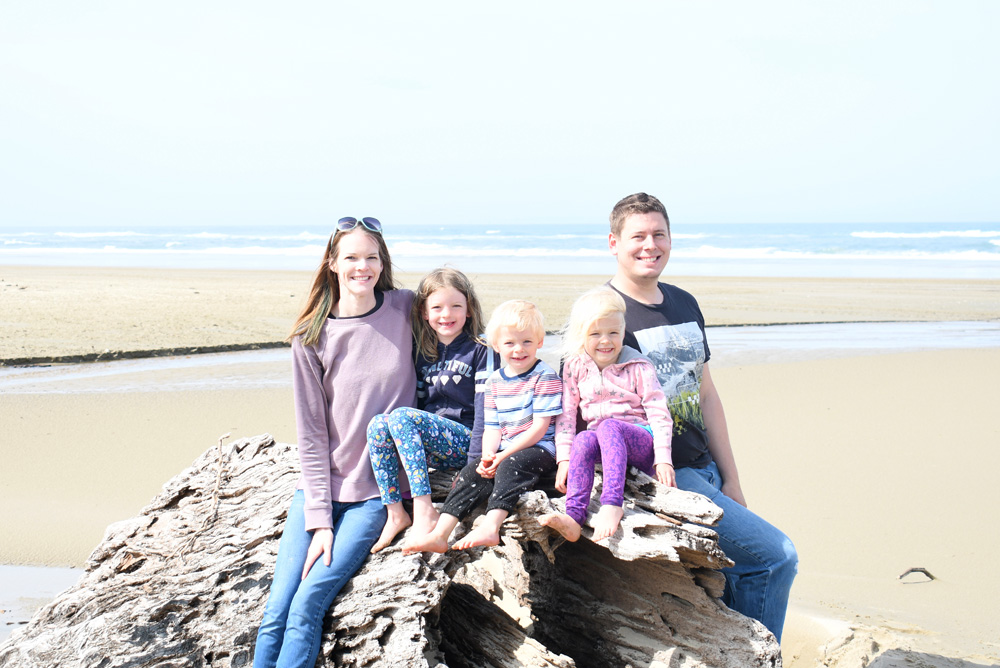 Oregon Coast family adventure in Florence, Wallace family