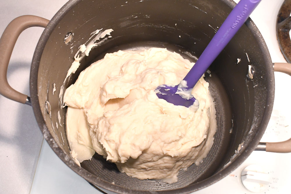 Easy homemade play dough recipe for kids