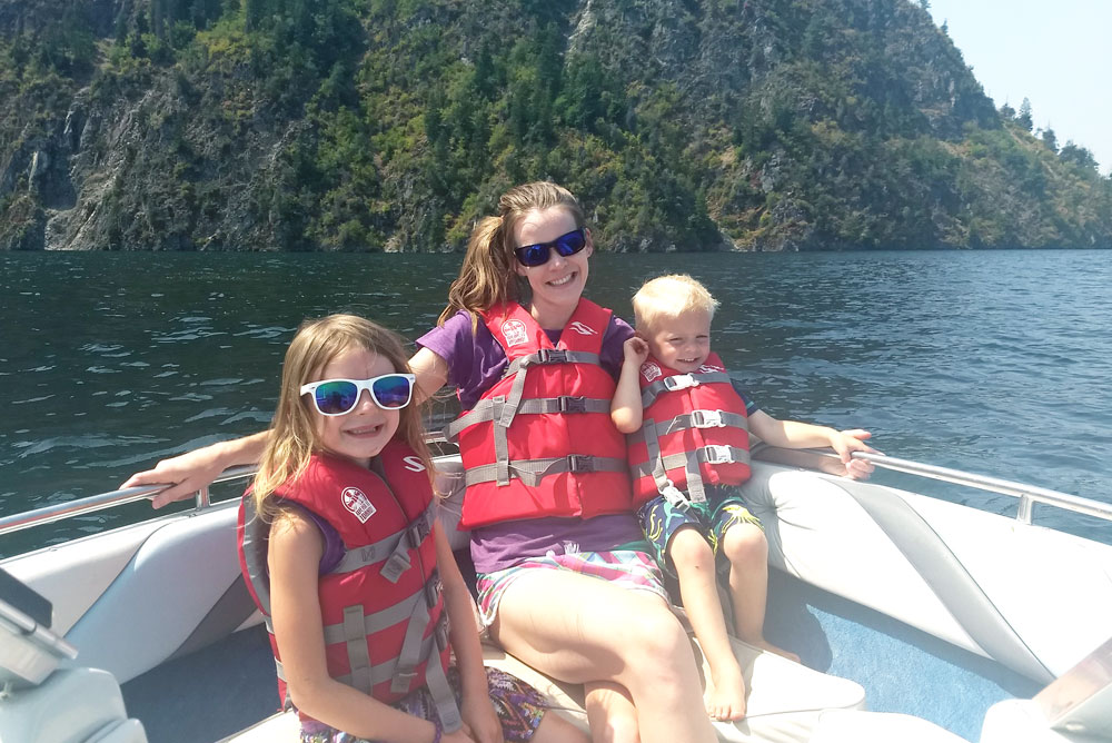Family boating adventure and safety tips