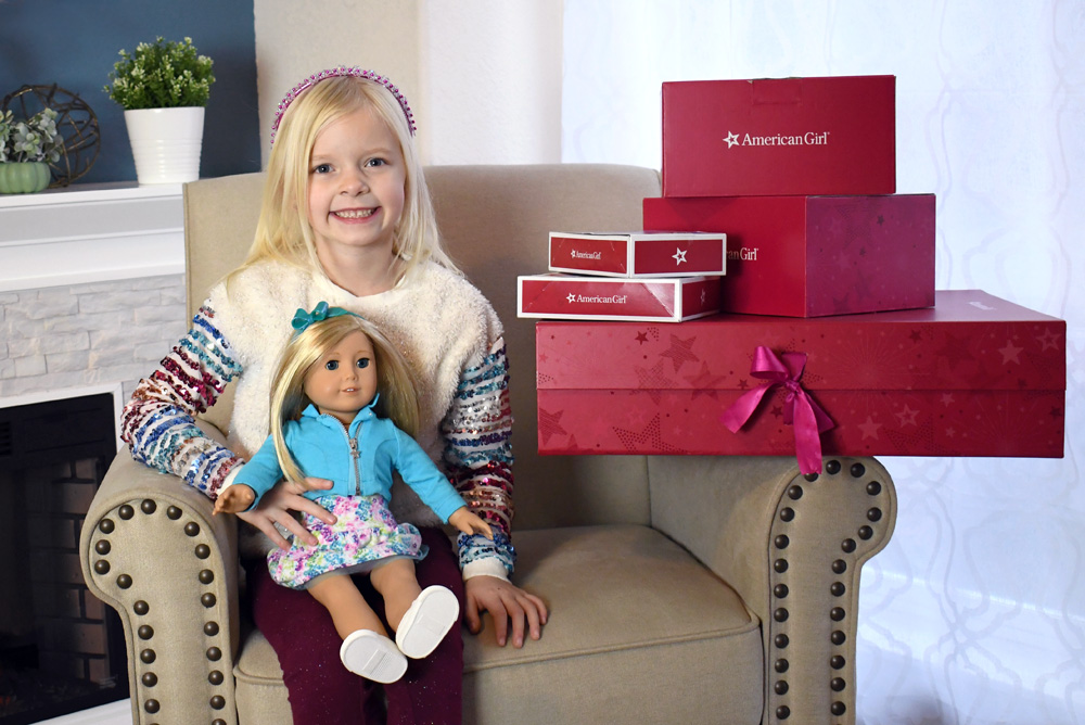 American Girl gift box collection Truly Me doll and outfits