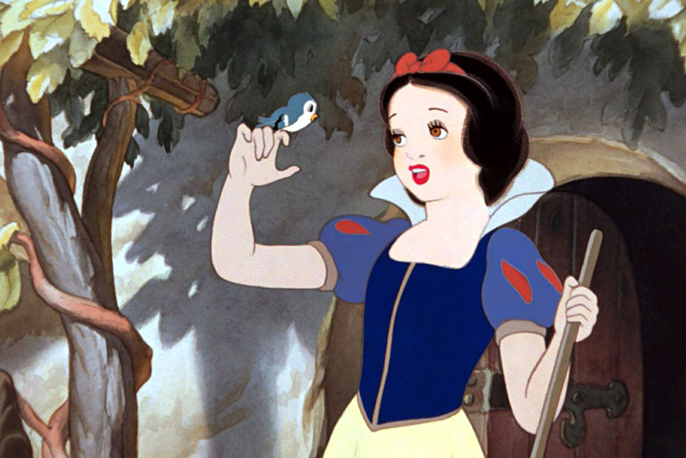 Snow White helped the dwarves - Disney Princesses who lived with social distancing