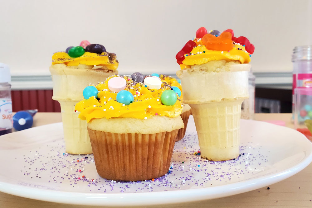 Easy DIY cupcakes kids can make with lemon icing