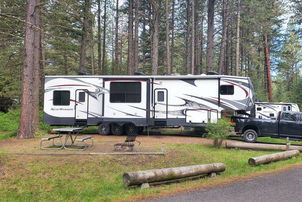 Spacious campsites for tents and RVs at Winchester Lake State Park