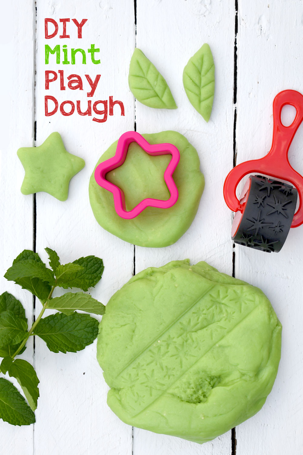 Easy DIY mint playdough for kids sensory activity