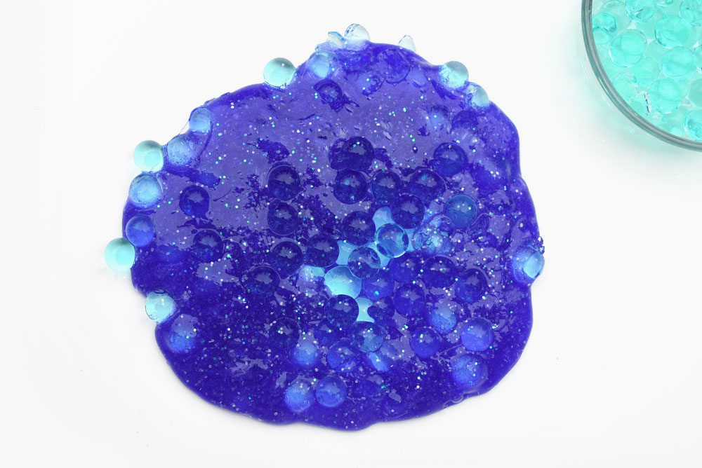 Easy DIY glitter slime and water beads