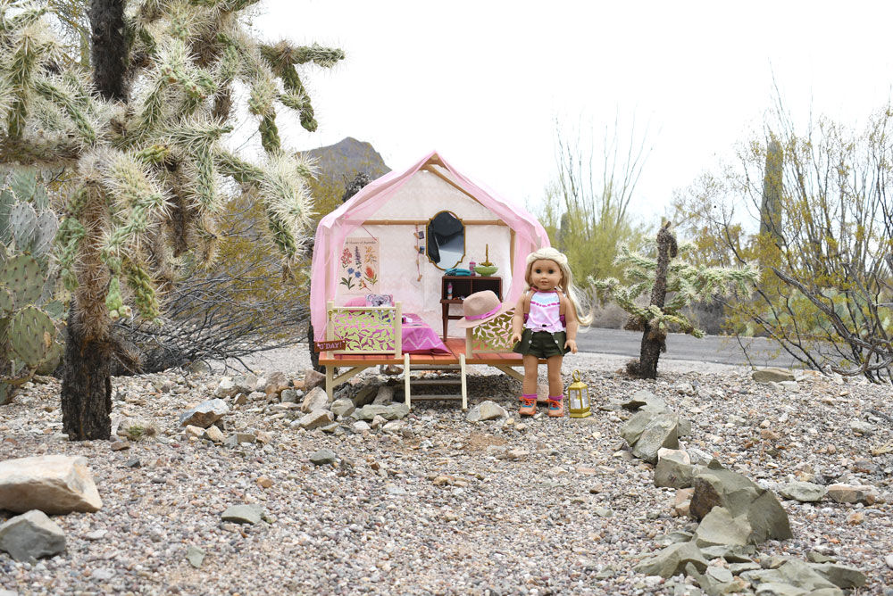 American Girl Kira Bailey comfy camping tent 