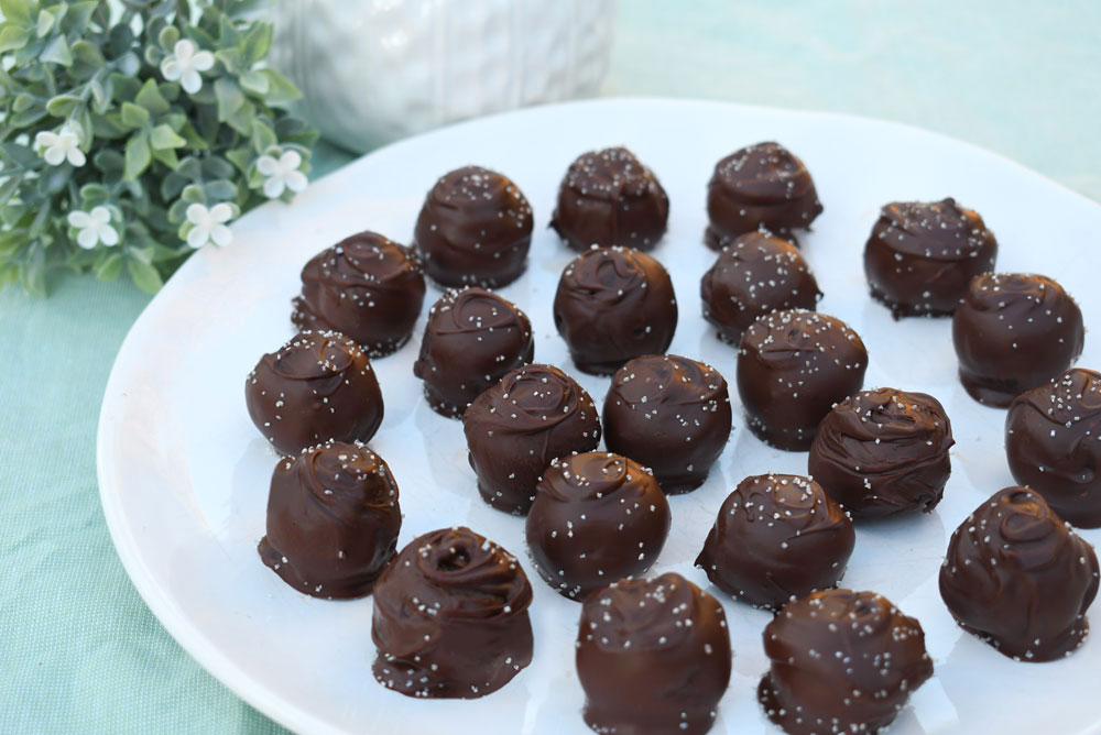 How to make homemade dark chocolate truffles for any party