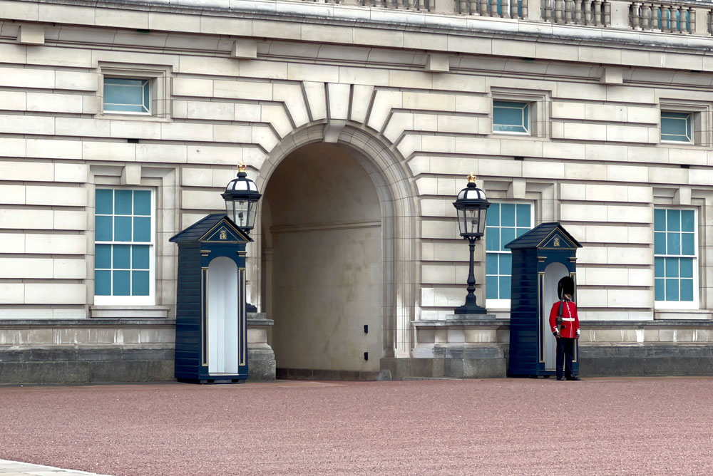 Buckingham Palace guard in London