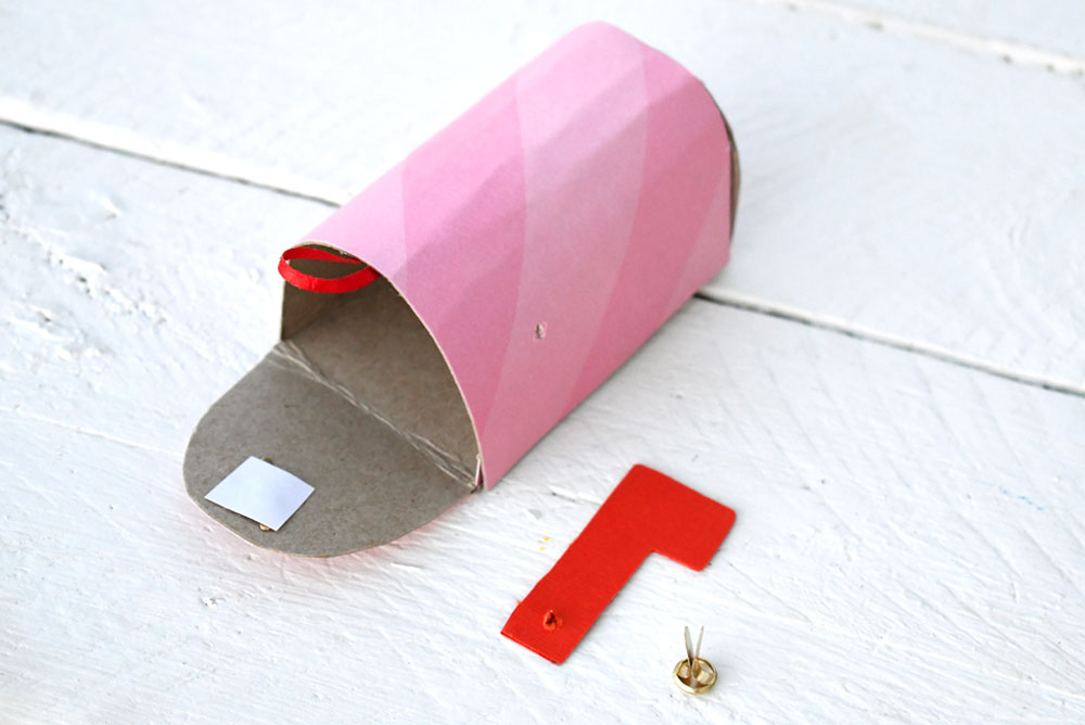 how to make cute doll sized mailboxes for American Girl dolls