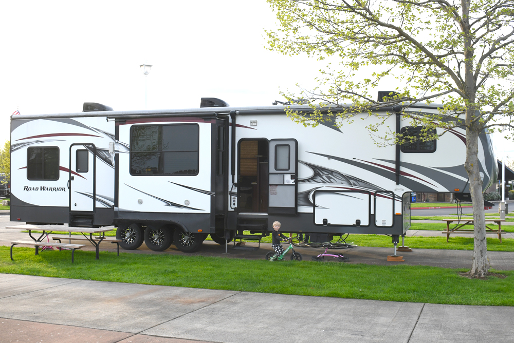 Hee Hee Illahee RV resort family visit Salem Oregon