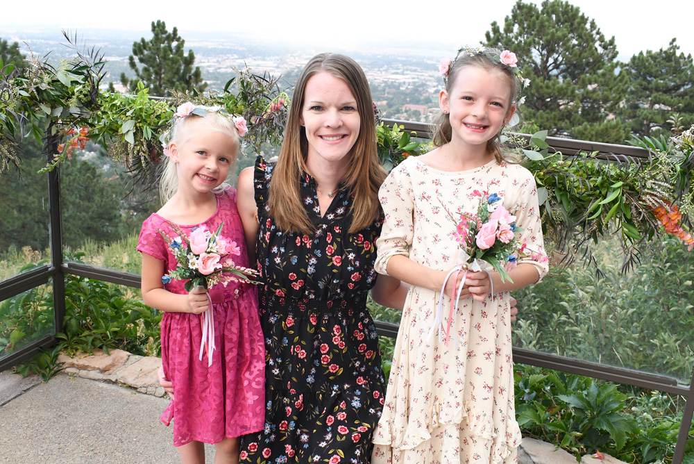 diy flower girl accessories bouquets and floral crowns