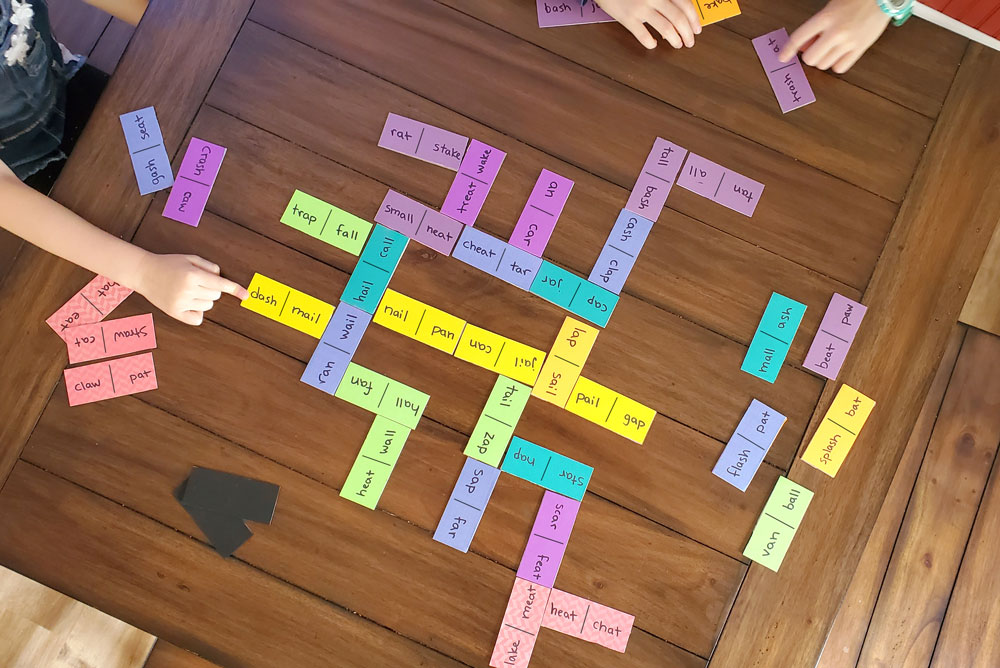 homeschooling tips fun word family phonics game