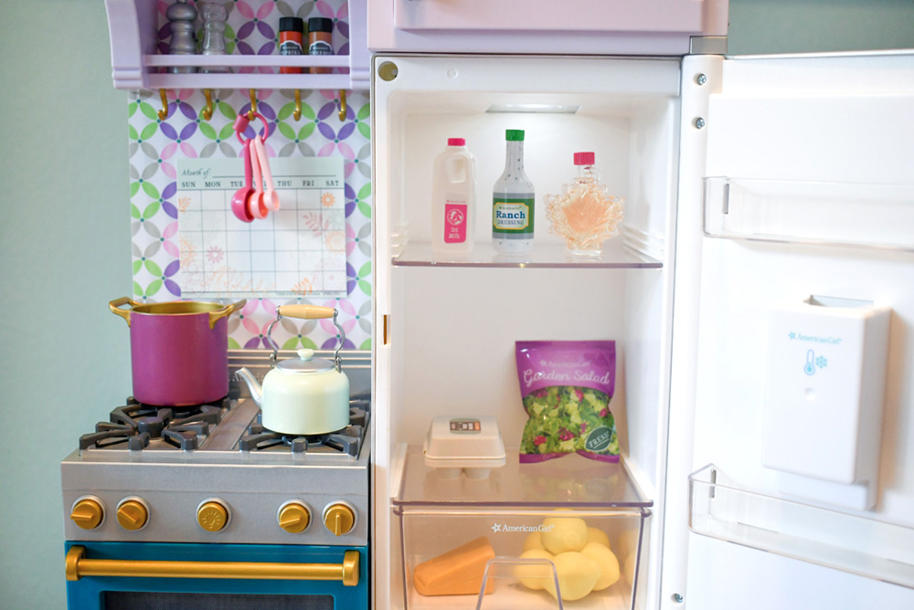 American Girl doll kitchen light up refrigerator and stove