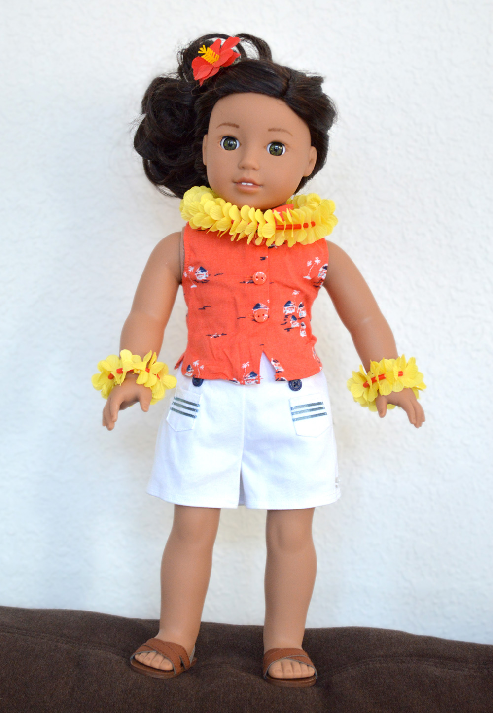 Nanea Mitchell AG doll, hawaiian outfit and accessories