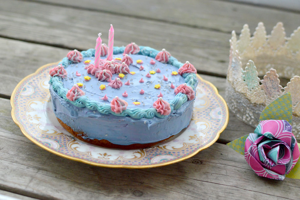 toddler birthday party ideas cute sparkle cake